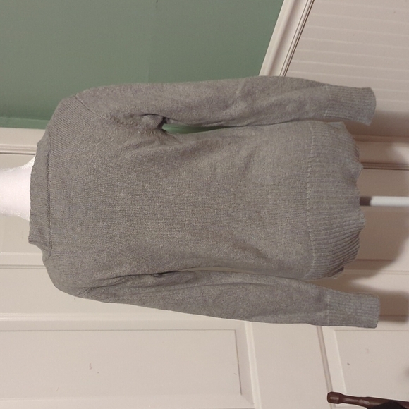 JONES New York Small Gray v-neck sweater ribbed sleeves waist faux pockets - Picture 6 of 12